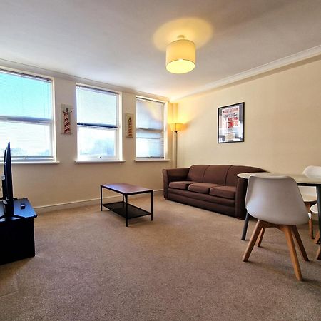 Old Town Apartments Swindon Esterno foto