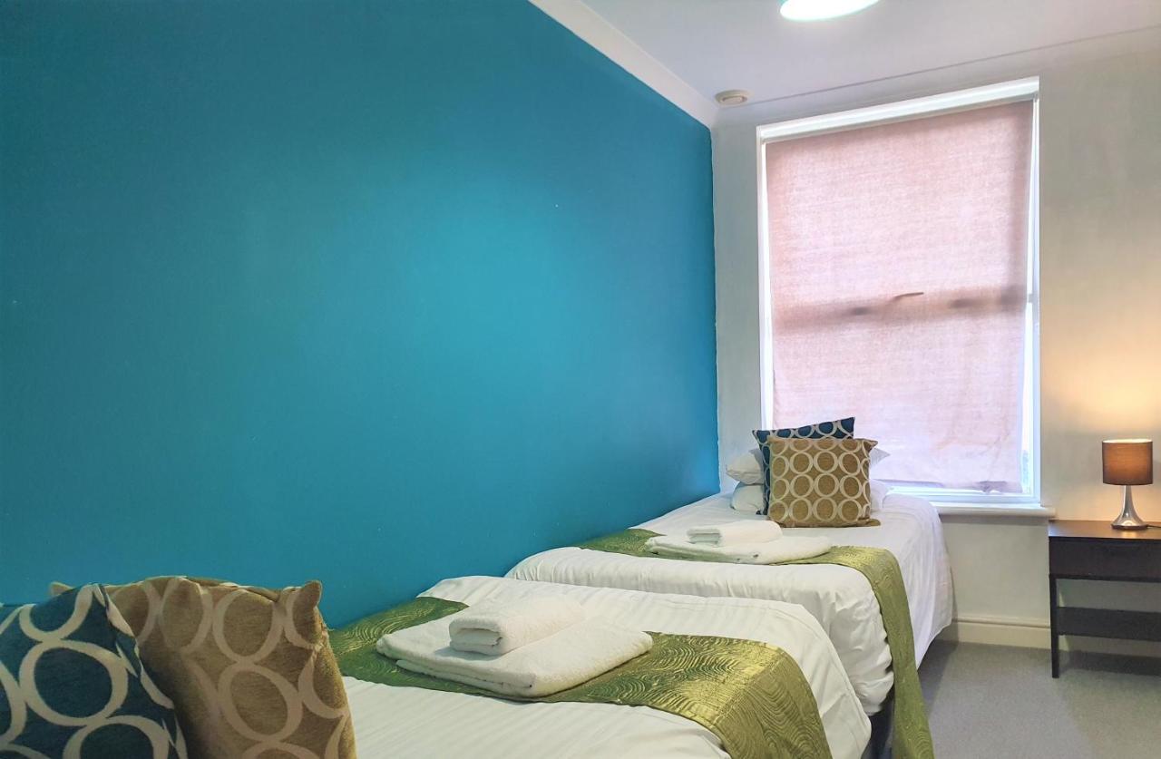 Old Town Apartments Swindon Esterno foto