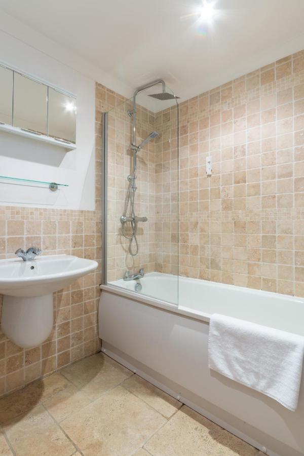 Old Town Apartments Swindon Esterno foto
